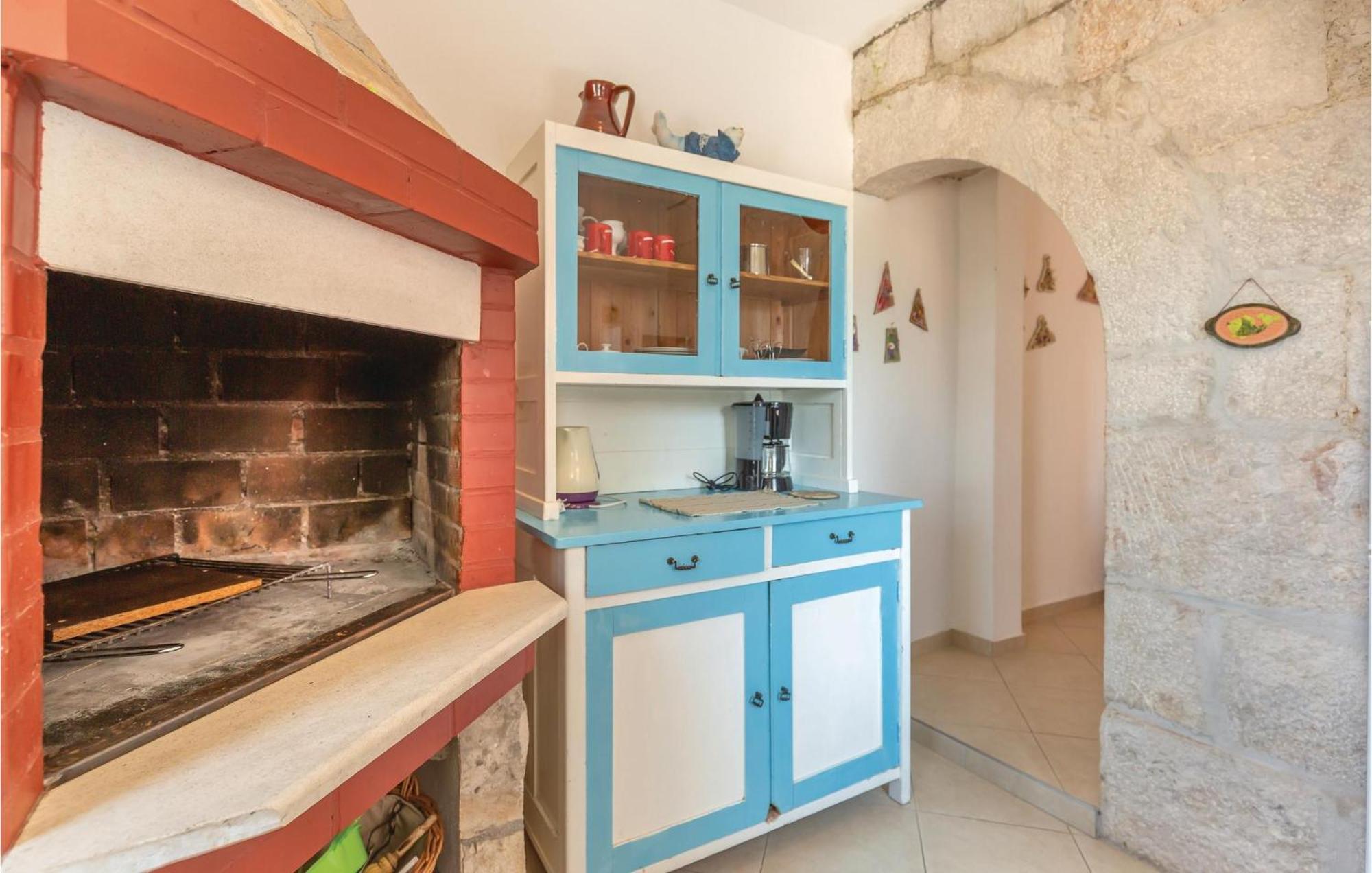 Awesome Home In Podgora With Kitchen Ngoại thất bức ảnh