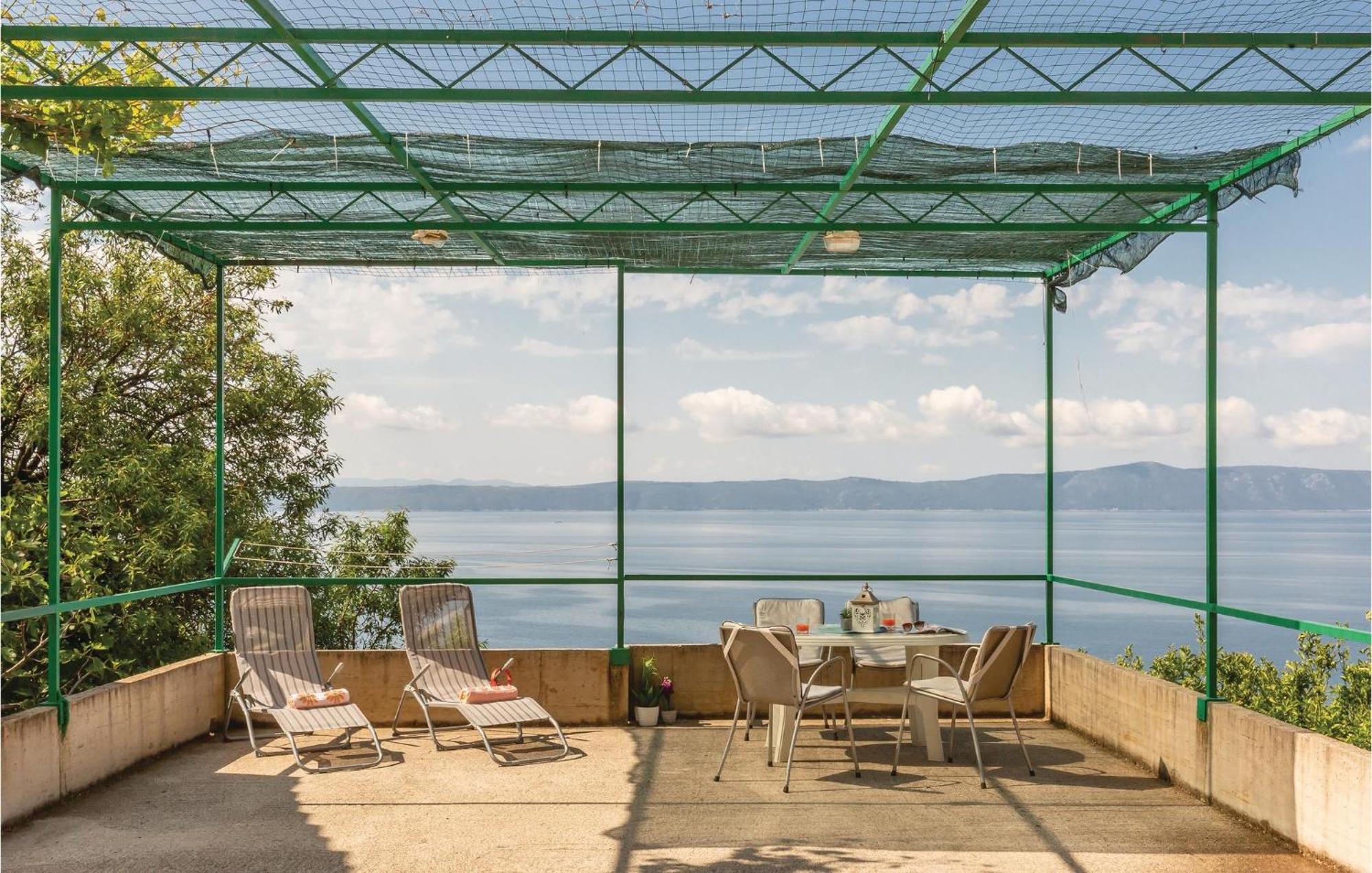 Awesome Home In Podgora With Kitchen Ngoại thất bức ảnh